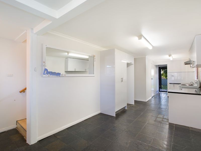 Mannering Park NSW 2259