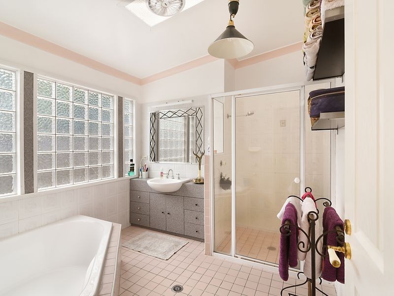 238 Pacific Highway, Watanobbi NSW 2259
