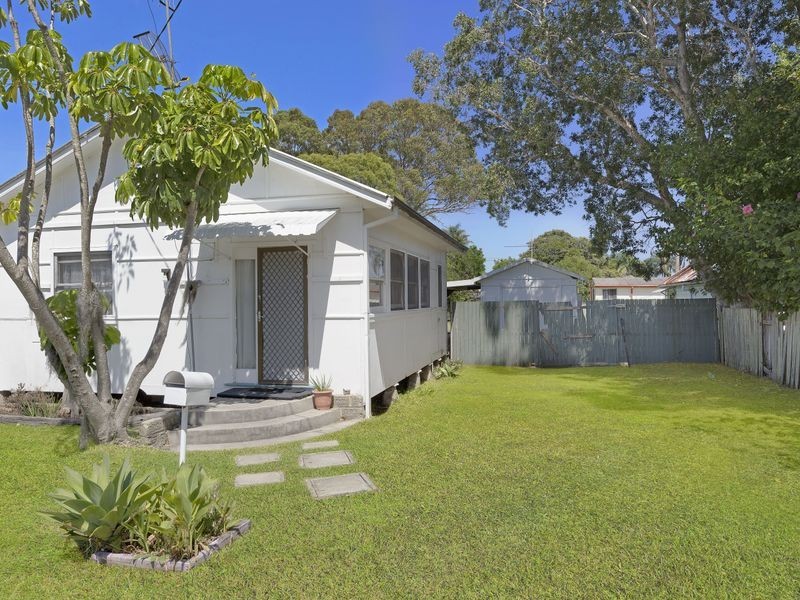 6 Victoria Avenue, Toukley NSW 2263