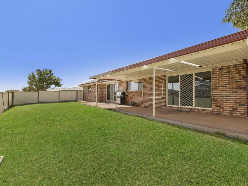 6 Crestleigh Close, Woongarrah NSW 2259