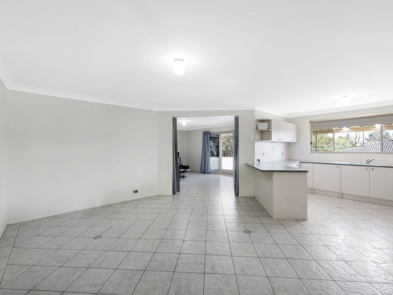 6 Crestleigh Close, Woongarrah NSW 2259