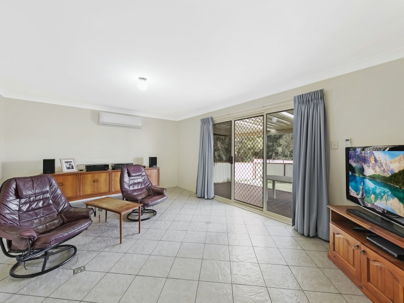 6 Crestleigh Close, Woongarrah NSW 2259