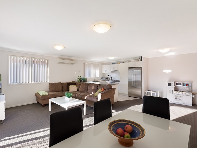 54 Waterside Drive, Woongarrah NSW 2259