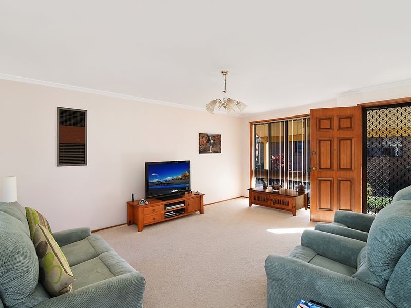 11 Gilbert Avenue, Gorokan NSW 2263