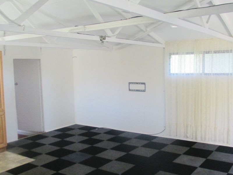 Flat/24 Holmes Ave, Toukley NSW 2263
