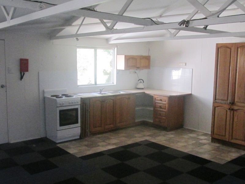 Flat/24 Holmes Ave, Toukley NSW 2263