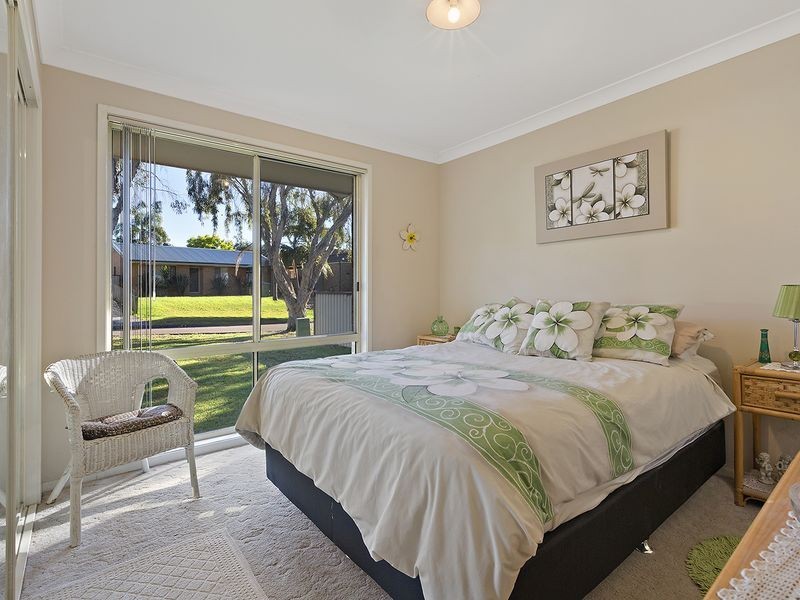 10 Loch Close, Blue Haven NSW 2262