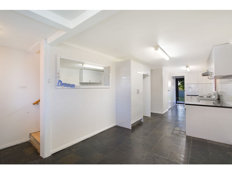 117 Vales Road, Mannering Park NSW 2259