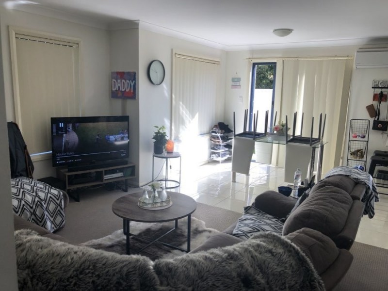 4/10 Harry Close, Blue Haven NSW 2262