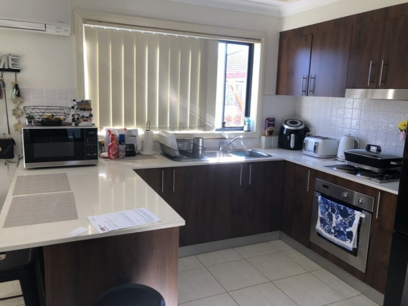 4/10 Harry Close, Blue Haven NSW 2262