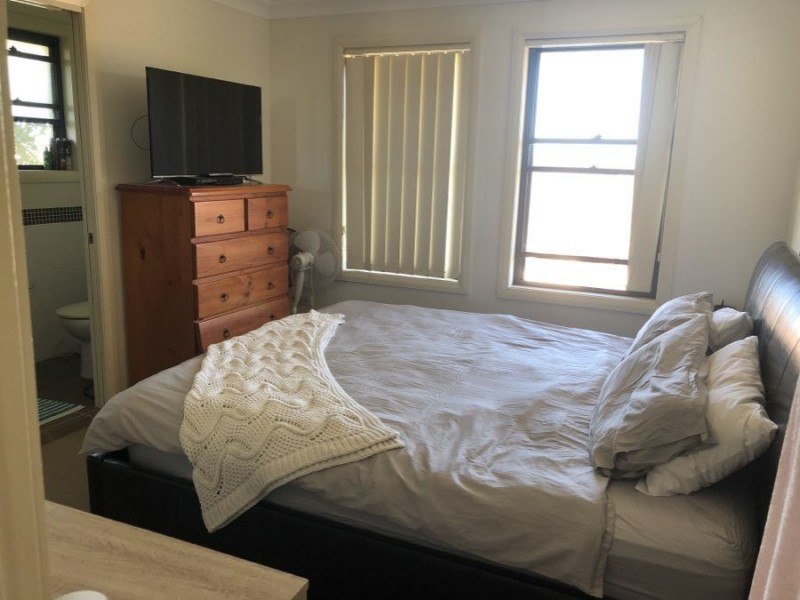 4/10 Harry Close, Blue Haven NSW 2262