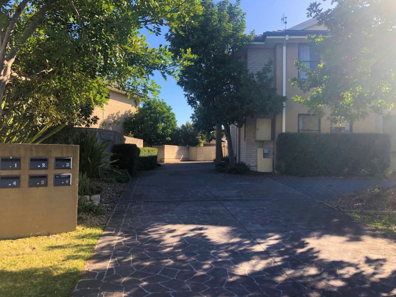 Unit 5/10 Harry Close, Blue Haven NSW 2262