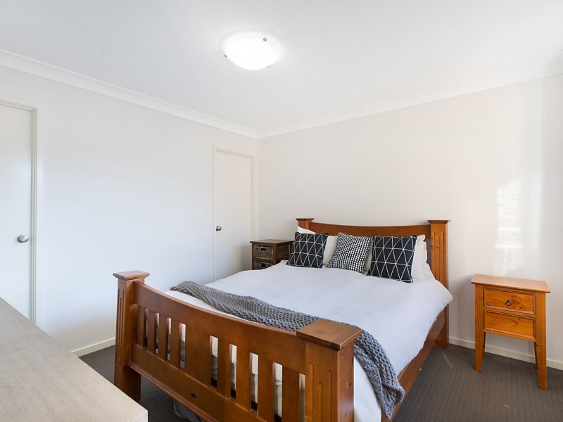 54 Waterside Drive, Woongarrah NSW 2259