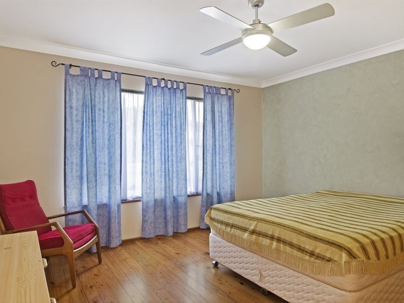 17 Manuka Parade, Gorokan NSW 2263