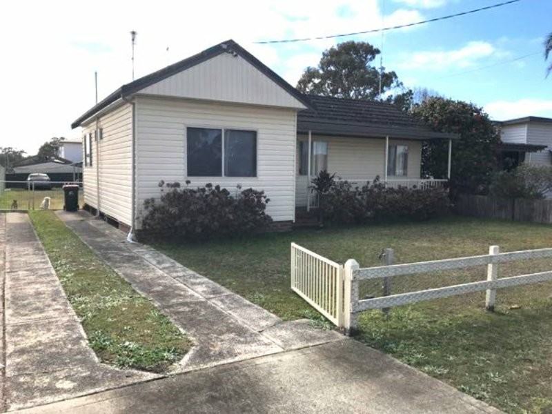 24 Alice Parade, Toukley NSW 2263