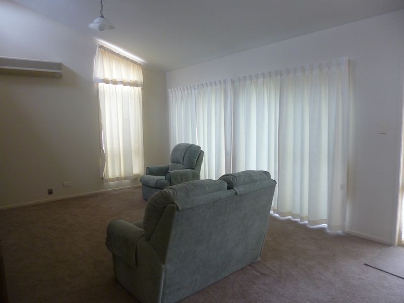 10 Kaye Avenue, Kanwal NSW 2259