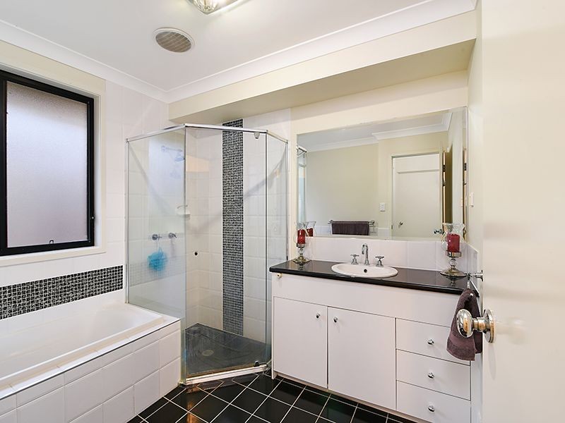 11 Kelat Avenue, Wadalba NSW 2259