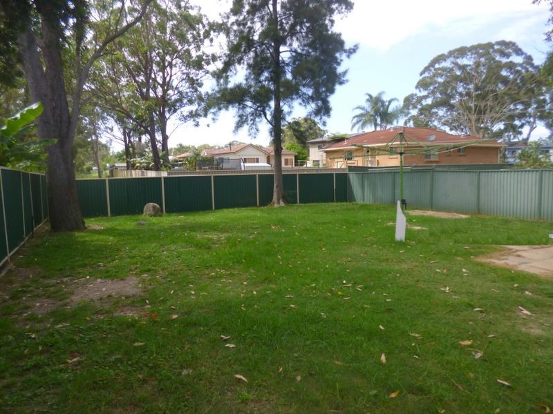 5 Penguin Road, Blue Haven NSW 2262