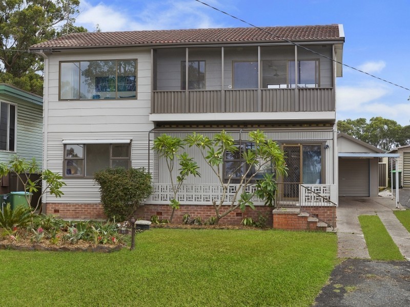 15 Greenway Avenue, Mannering Park NSW 2259