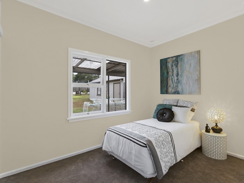 15 Greenway Avenue, Mannering Park NSW 2259