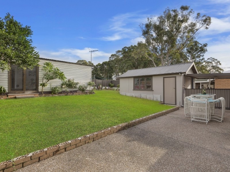 15 Greenway Avenue, Mannering Park NSW 2259