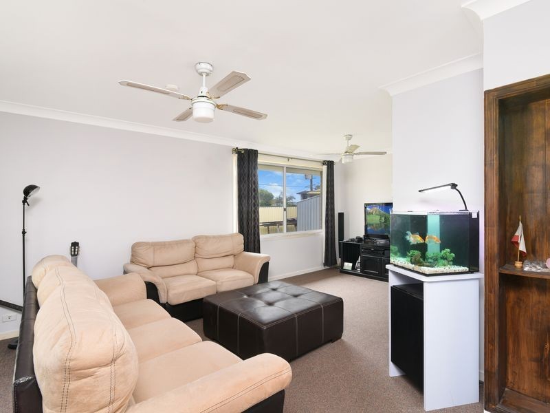 2 Gorokan Drive, Lake Haven NSW 2263