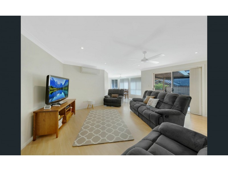 2 Heron Close, Watanobbi NSW 2259