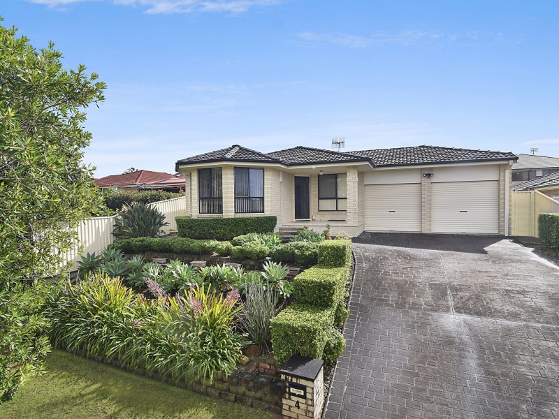 4 Mogo Close, Blue Haven NSW 2262