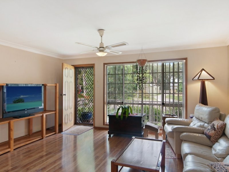 18 Sunrise Avenue, Budgewoi NSW 2262