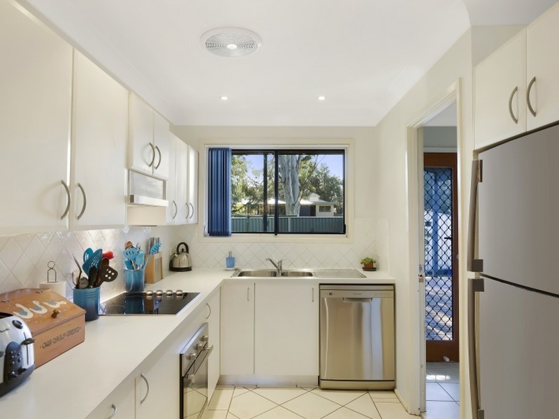 2 Karangal Crescent, Buff Point NSW 2262