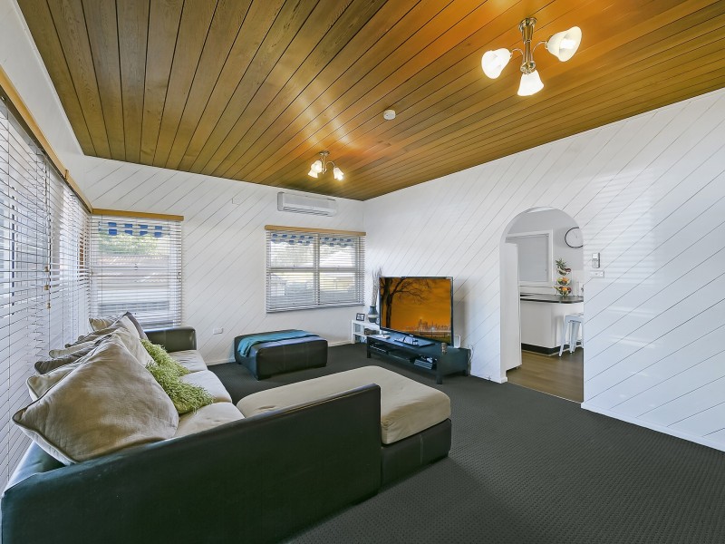 2 Fourth Avenue, Toukley NSW 2263