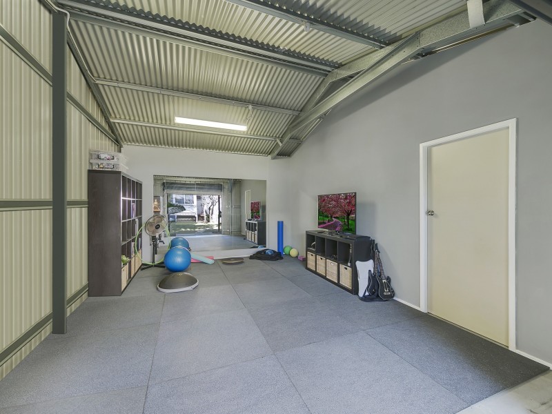 2 Fourth Avenue, Toukley NSW 2263
