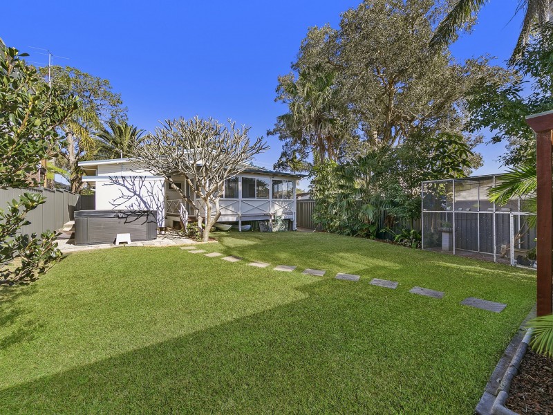 2 Fourth Avenue, Toukley NSW 2263