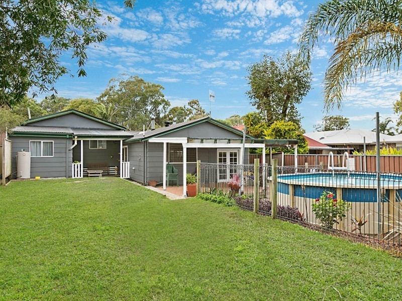 6 Malvina Pde, Gorokan NSW 2263