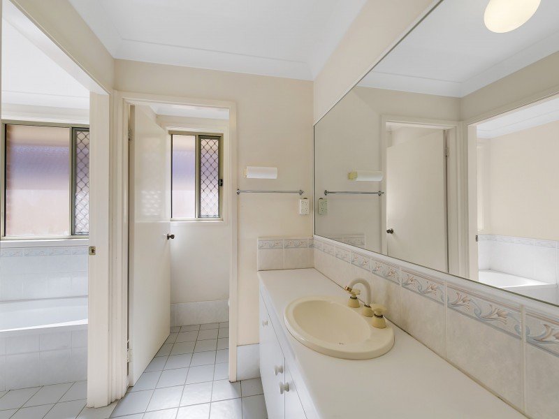 1 Bensley Close, Lake Haven NSW 2263