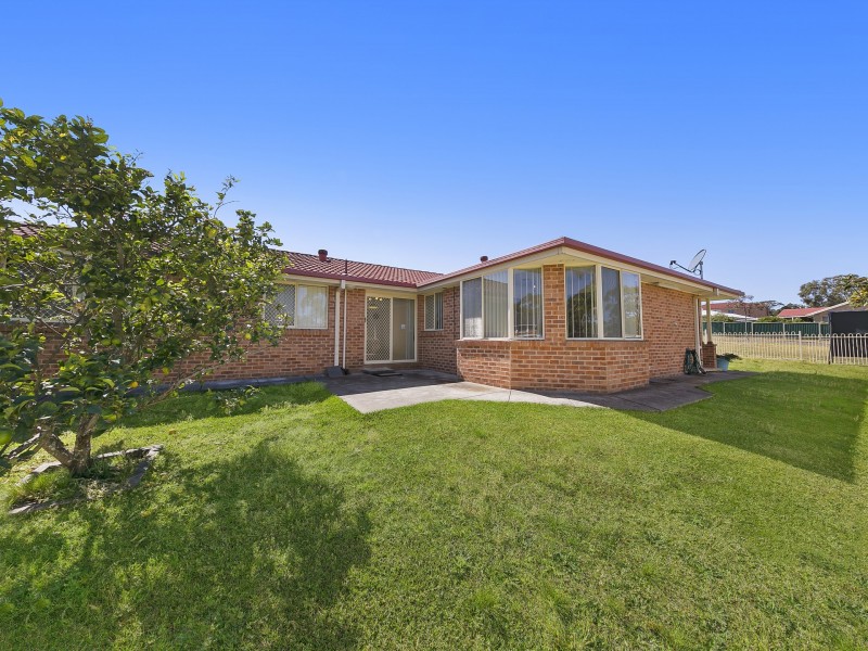 1 Bensley Close, Lake Haven NSW 2263