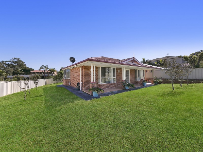 1 Bensley Close, Lake Haven NSW 2263