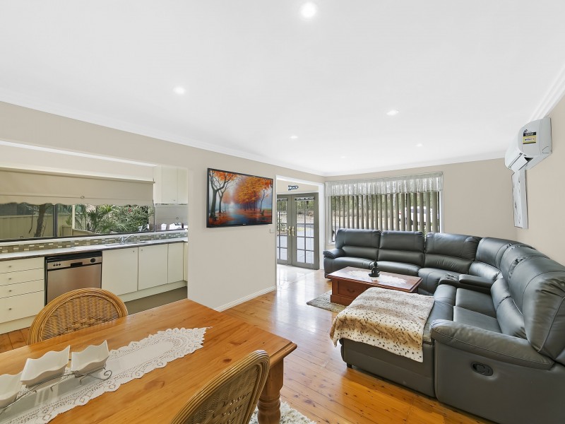 10 Griffiths Street, Mannering Park NSW 2259