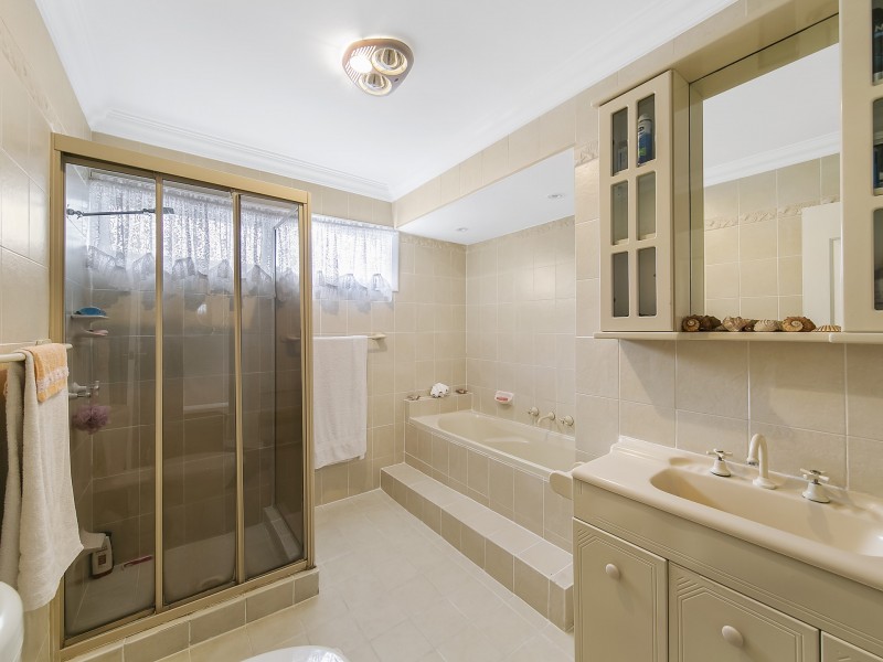 10 Griffiths Street, Mannering Park NSW 2259