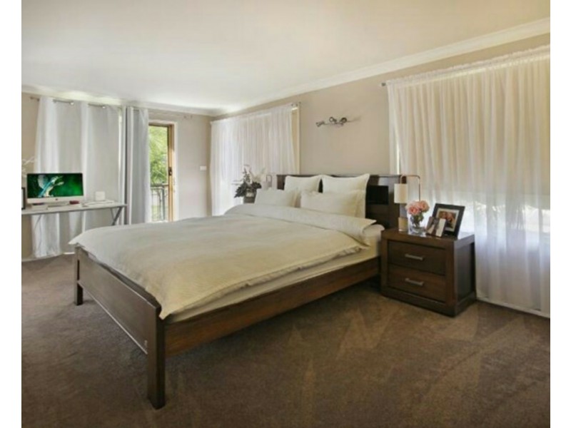 10 Griffiths Street, Mannering Park NSW 2259