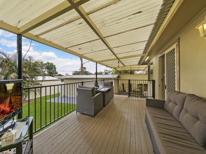 10 Griffiths Street, Mannering Park NSW 2259