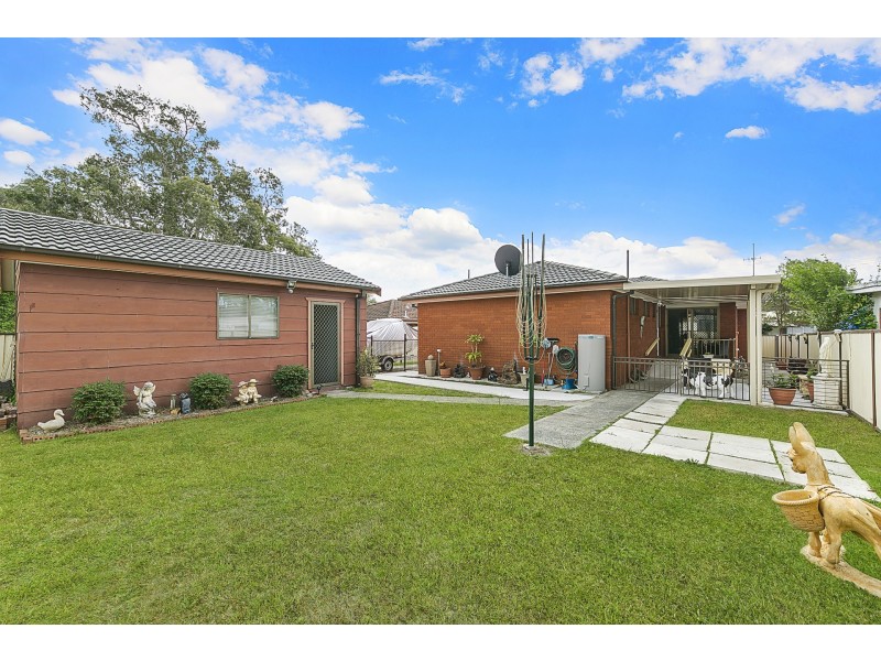 9 Fifth Avenue, Toukley NSW 2263