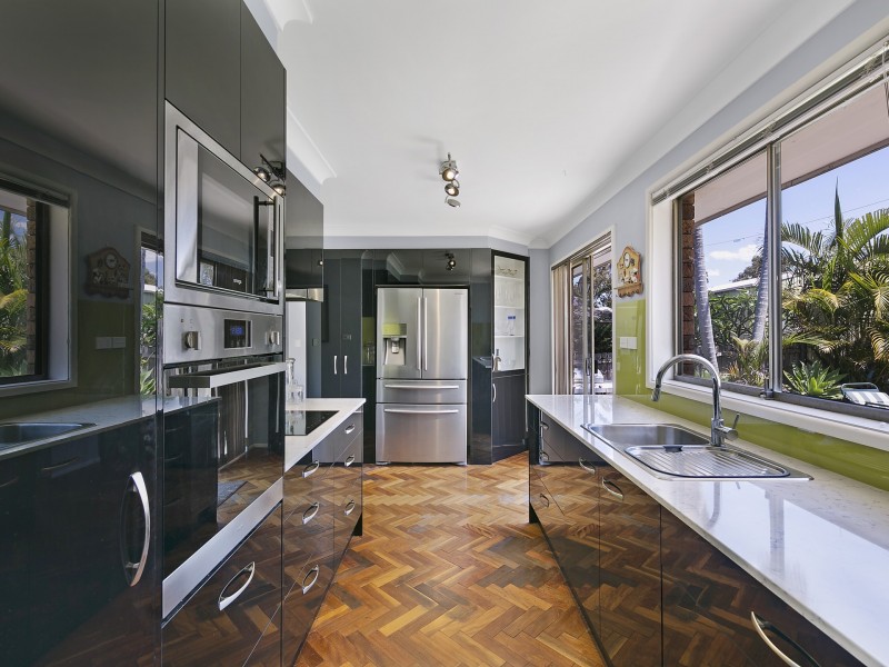 Mannering Park NSW 2259