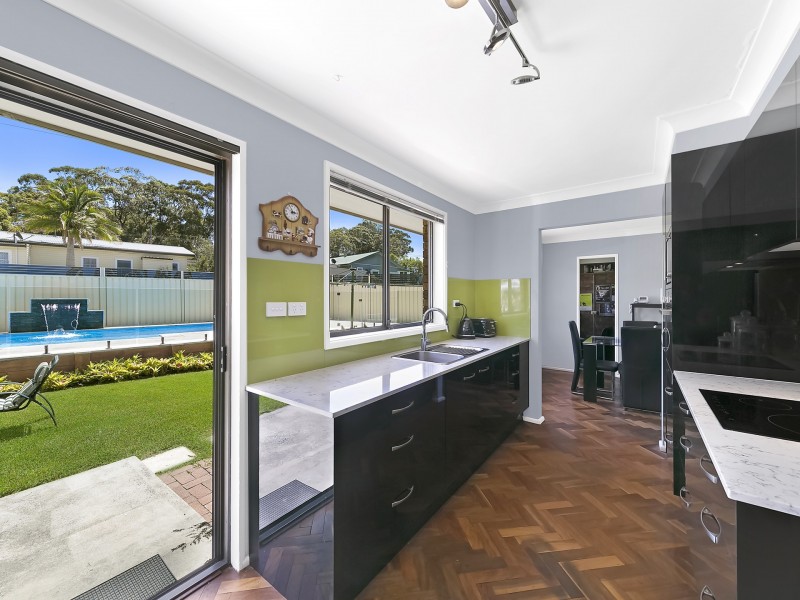 Mannering Park NSW 2259