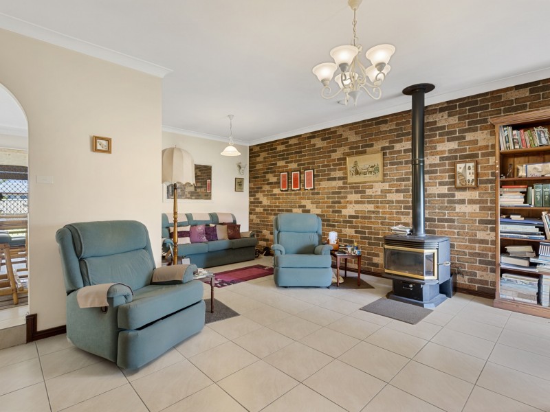 12 Avonlea Avenue, Gorokan NSW 2263