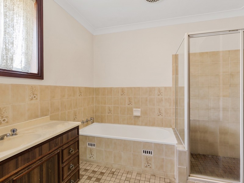 12 Avonlea Avenue, Gorokan NSW 2263