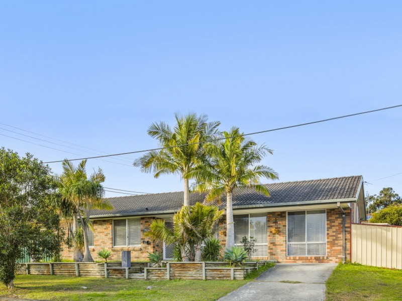 11 Whiteswan Avenue, Blue Haven NSW 2262