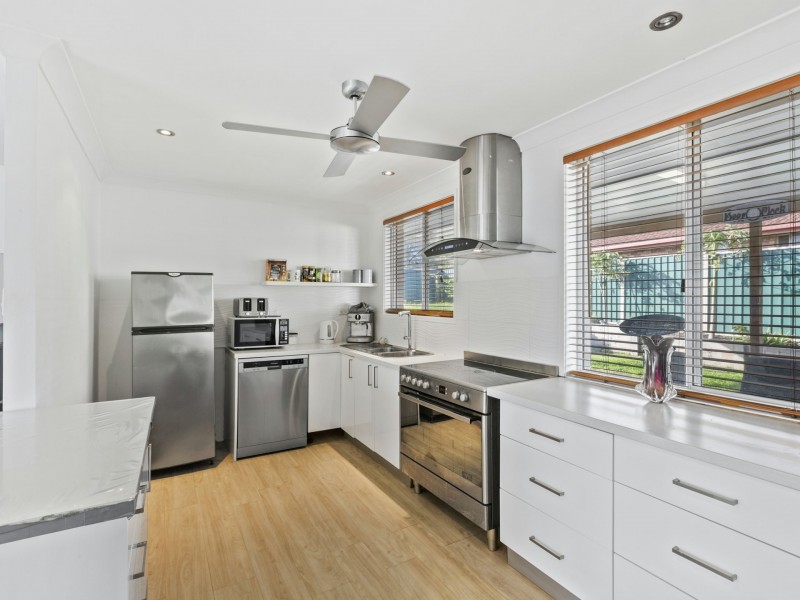 11 Whiteswan Avenue, Blue Haven NSW 2262