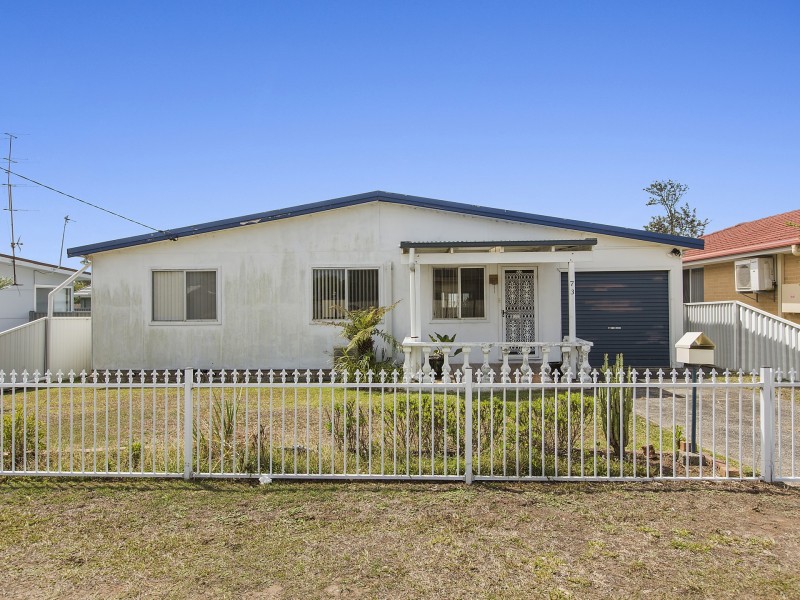73 Ocean View Road, Gorokan NSW 2263