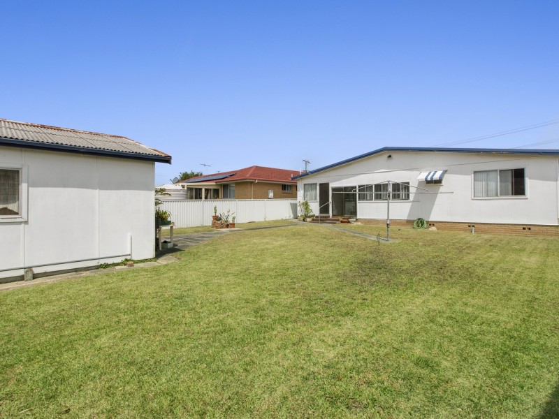 73 Ocean View Road, Gorokan NSW 2263